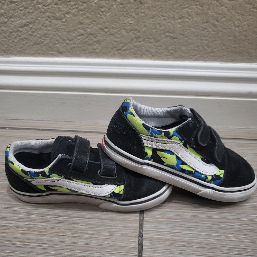 Boys Shoes Size 10
